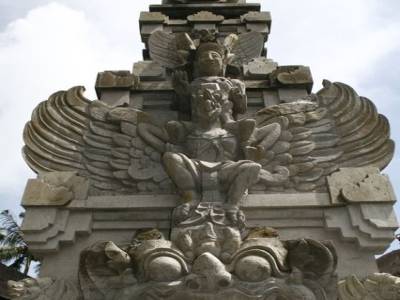 temple kebo edan