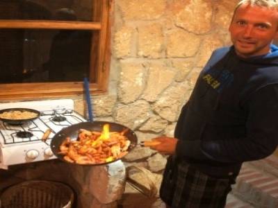 Cuisine a Puerto Lopez: crevettes flambees!