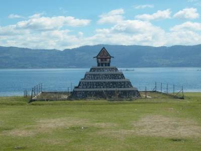  Lac Toba