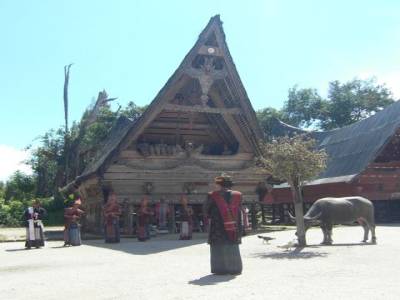  Lac Toba