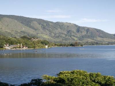  Lac Toba