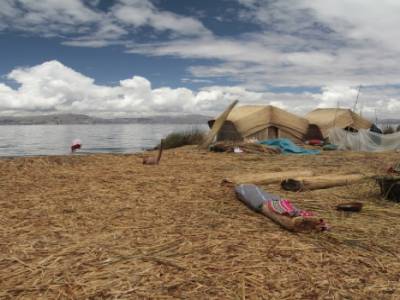 Uros small Island