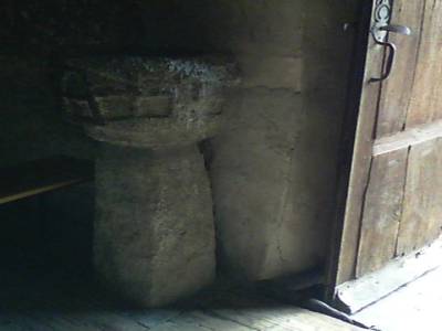 Bénitier  Eglise St Exupère (Arreau)