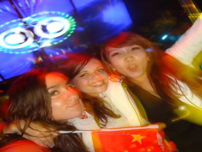 distribution de drapeau de la chine pour la fete nationale