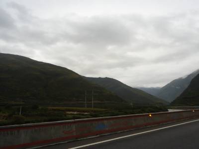 sur la route direction jiuzhaigou