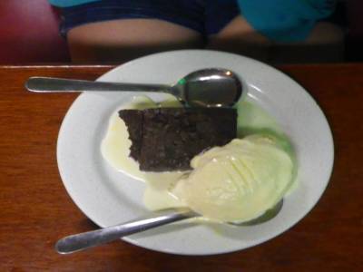 brownies and vanillia ice cream pour Raph et Gaby