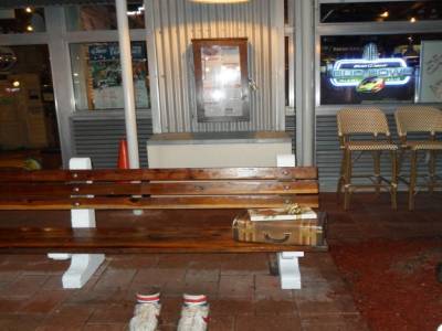 le banc, la valise et la boite de chocolat de Forrest,