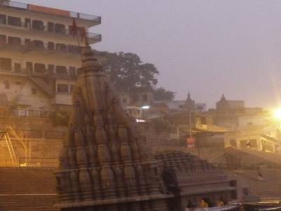 Matin sur les ghats du Gange
