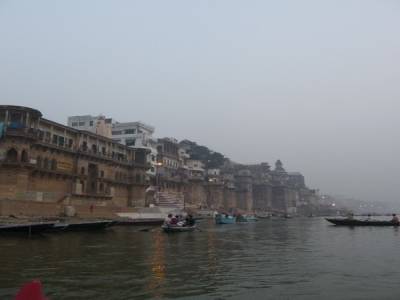 Matin sur les ghats du Gange
