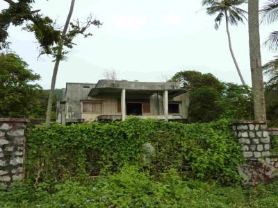 Beaucoup de villas brulés par les Khmers Rouges