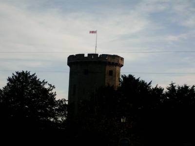 warwick castle de loin