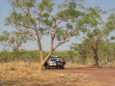 Notre 4WD au repos, à l'ombre