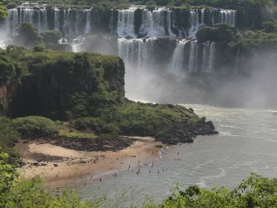 Iguazu falls, from Brazil
