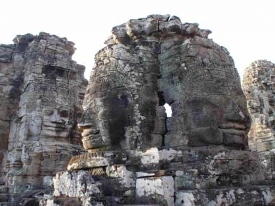 Les mistérieux visages du Bayon....