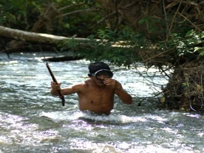 Jeune pêcheur au harpon