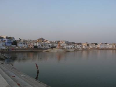 Ghat sur le lac