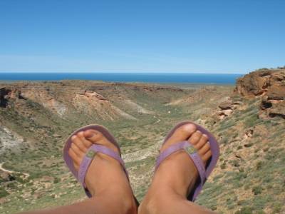 Mais à qui sont ces pieds !?!