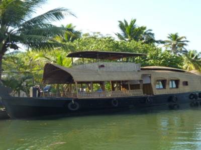 House boat