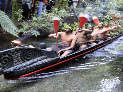 Spectacle maori
