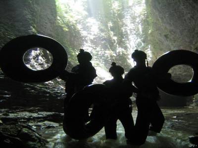 Speleo dans les grottes