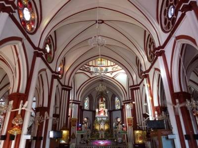 Coeur de l'eglise du Sacre Coeur de Jesus