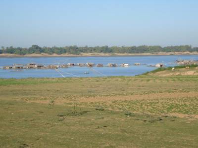 Des maisons flottantes sur le Mekong
