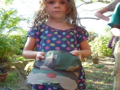 Casquette de Maya decoree d'un fleur