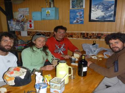 Au refuge avec les francais et le "loco guia"