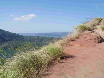 Sur la crète du volcan