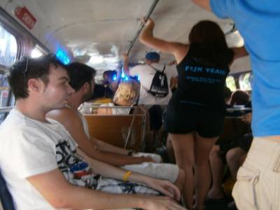 Bus OZ party pour aller a la plage
