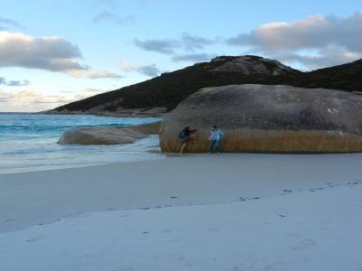Little beach à la tombée de la nuit