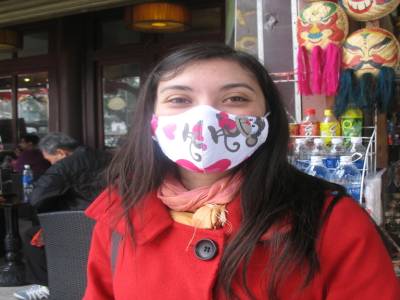 Severine investit dans un masque anti pollution