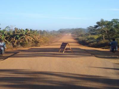 Bout de route et debut de piste peu apres Thateng