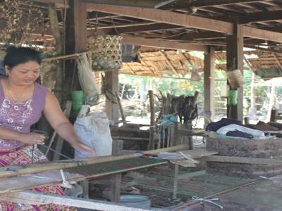 Scarf making (Kampong Cham)