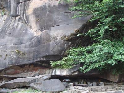 La petite cavite du Wat Phou