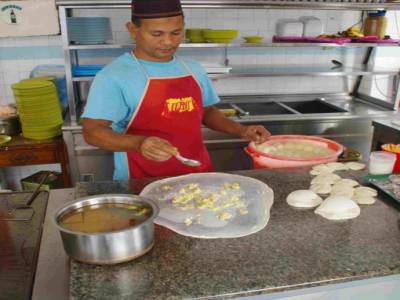 Roti canai à la banane, bref nos crepes locales!!