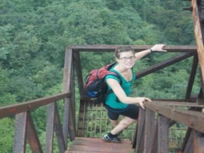 Randonnée à Cat Ba, en haut d'une tour vertigineuse de 30m...