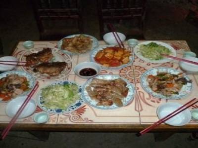 Repas avec une famille Dao