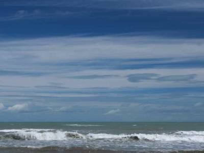 Ciel chargé sur mer agitée