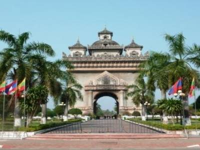Arc de triomphe - fortement  inspiré du notre - à Vientiane