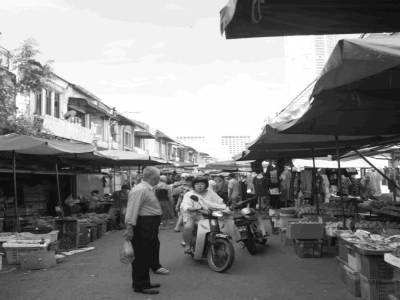 Vieux marché de rue dans a quartier chinois