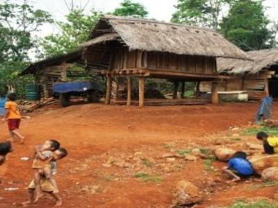 Dans un village, sur le plateau des Bolaven. 