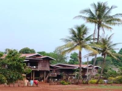 Dans un village, sur le plateau des Bolaven.