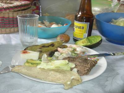 Carne con Tortillas y avocado y....