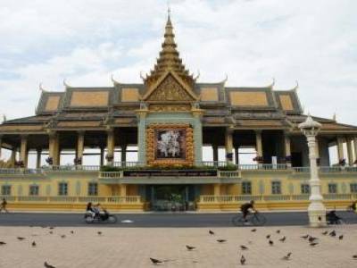 L'entrée du palais royal à Phnom Penh