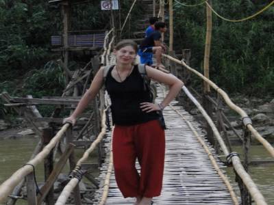 Van sur le pont de bamboo