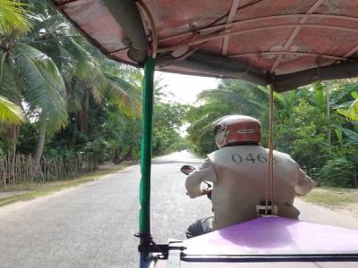 Bo notre tuktuk driver