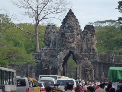 Angkot Thom