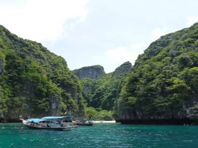 Loh Samah bay