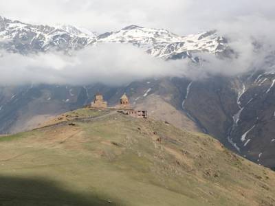Eglise de Tsminda Sameba 2 200m - 14ième siècle